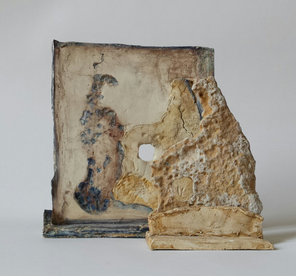 B.Blasing,Vrouwelijkorakel,Keramiekensteen,20x16cm